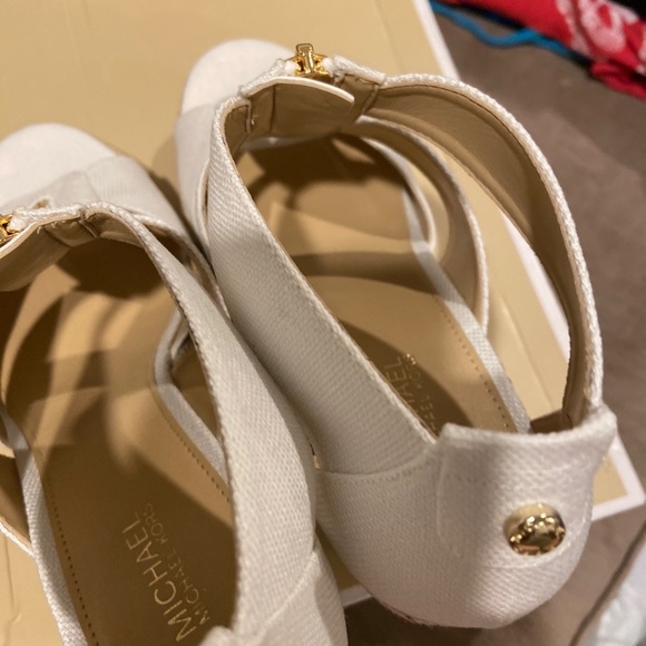 Michael Kors Canvas Wedge sandal - Picture 5 of 6
